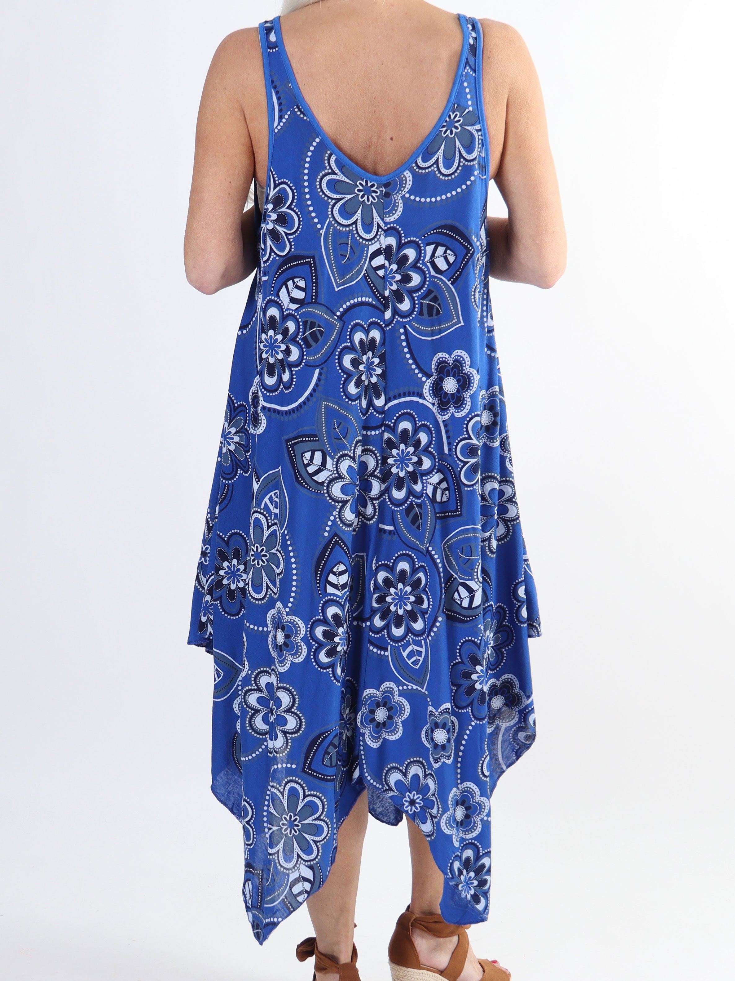 Veronica Flower - Plus size kjole med blomsterprint og brede stropper